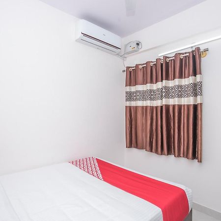 Oyo 13120 Ambrosia Hotell Bangalore Eksteriør bilde