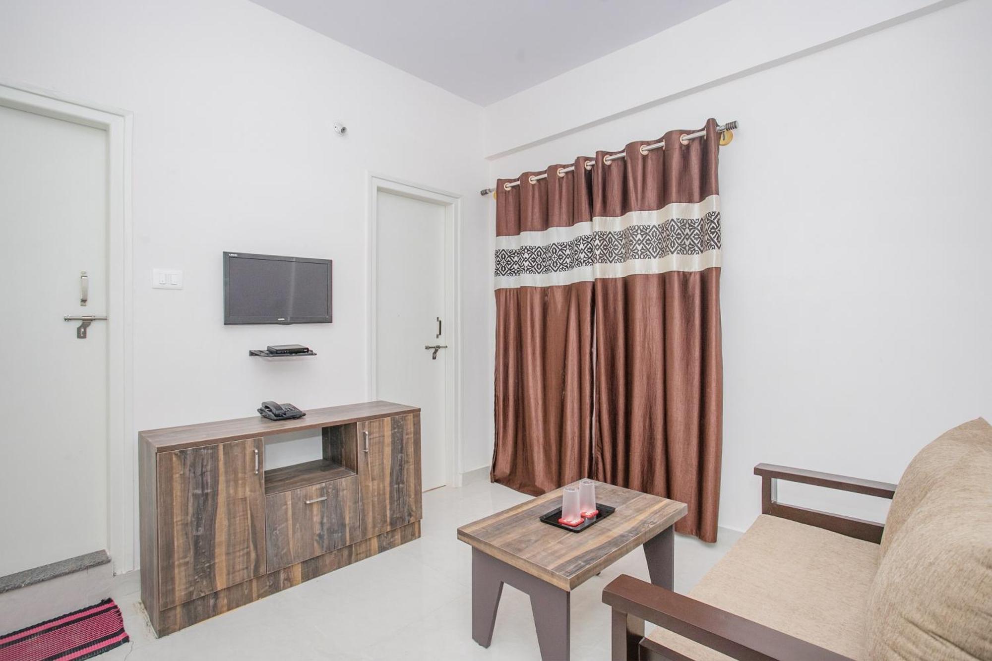 Oyo 13120 Ambrosia Hotell Bangalore Eksteriør bilde