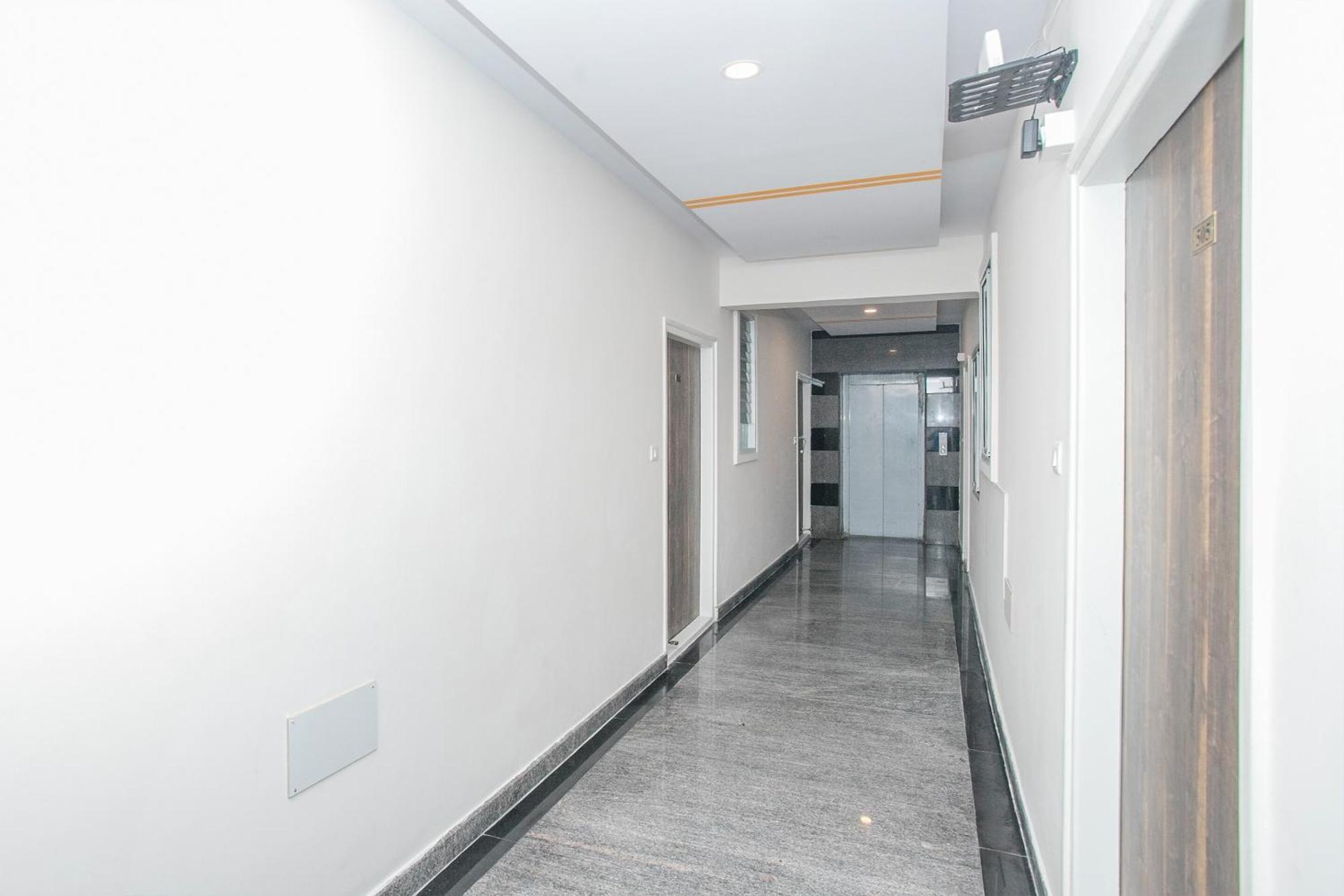 Oyo 13120 Ambrosia Hotell Bangalore Eksteriør bilde