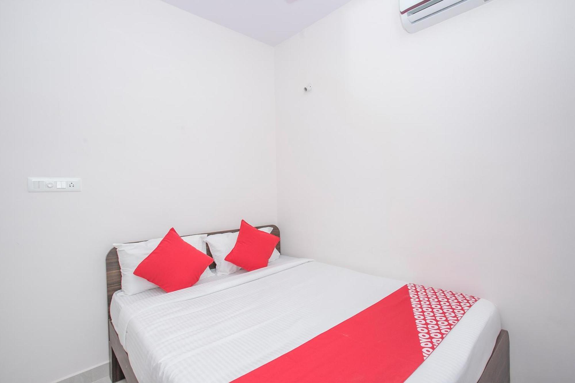 Oyo 13120 Ambrosia Hotell Bangalore Eksteriør bilde