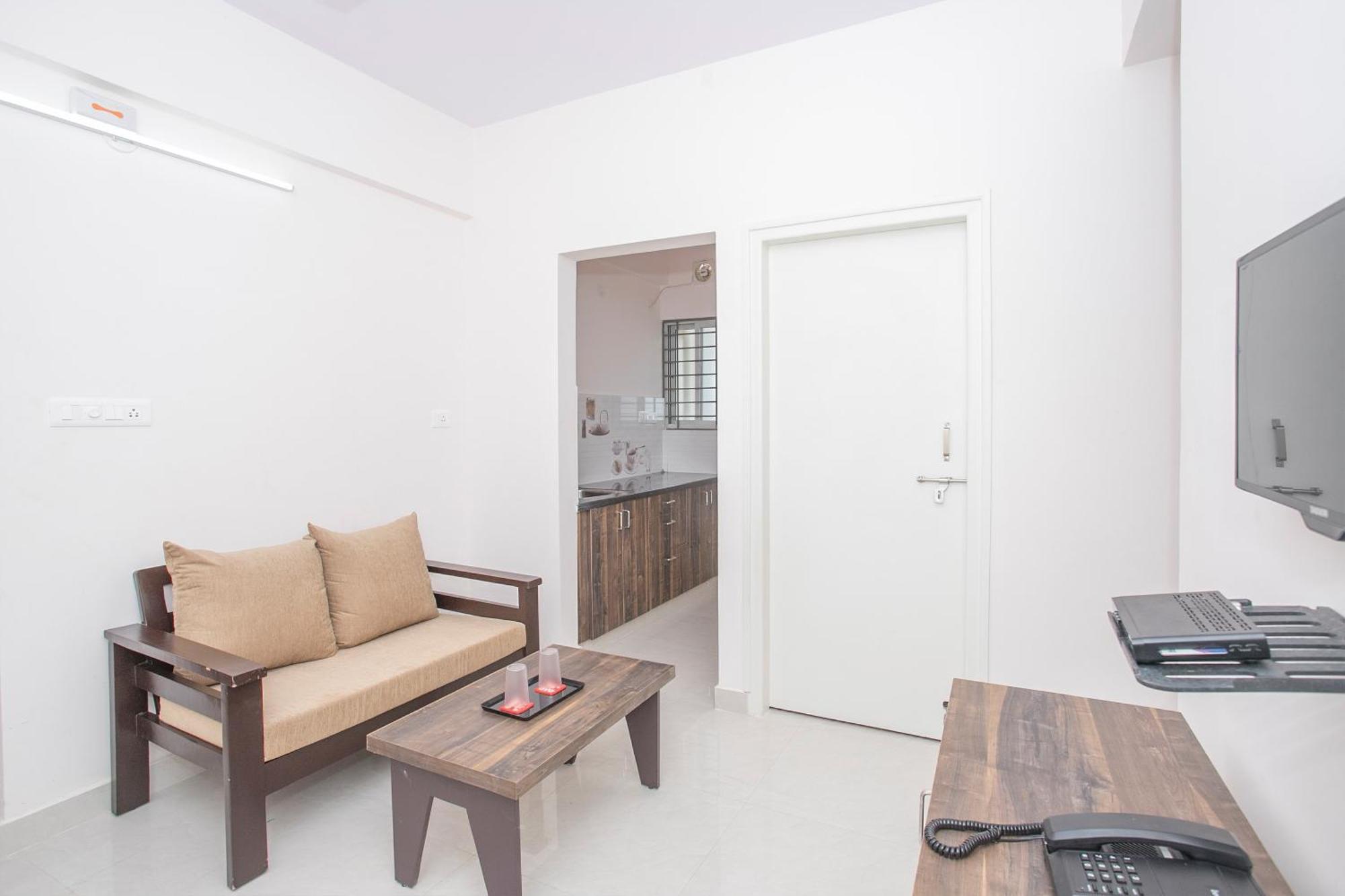 Oyo 13120 Ambrosia Hotell Bangalore Eksteriør bilde